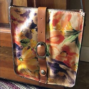 Patricia Nash-Crossbody Purse: Vintage Flowers 🌸